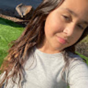 Meet your Posher, Lola